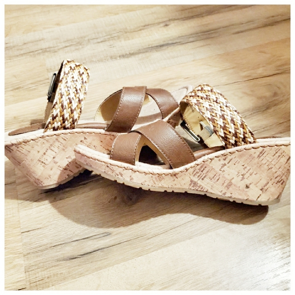 NWOT Boc wedge heel sandal brown/tan size 8 M - Picture 3 of 7